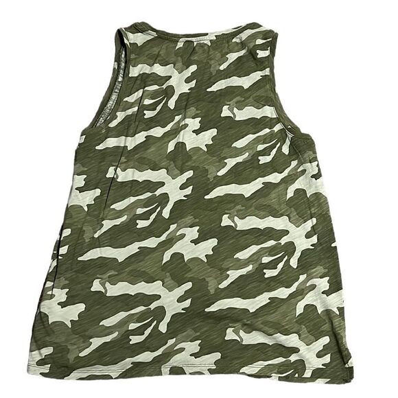 Old Navy Everywhere Tank Top Woman's Size Small Green Camo V-Neck Cotton - Picture 3 of 5